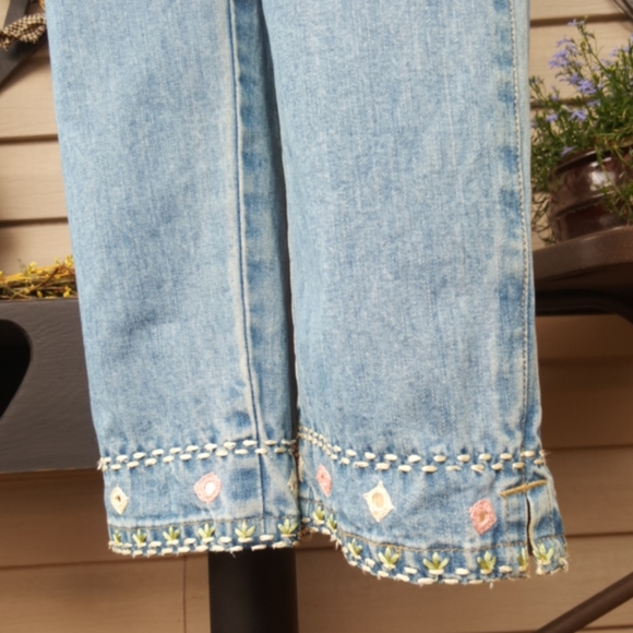 Liz Claiborne ♡ Sweet Vintage 2pc Embroidered Sleeveless Top SP | Jean Capris 2P - Picture 5 of 17